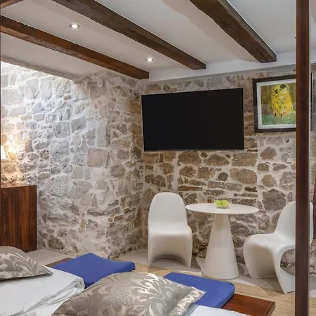 Awesome Stone House 4* ספליט