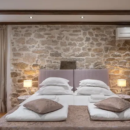 Awesome Stone House 4* Σπλιτ