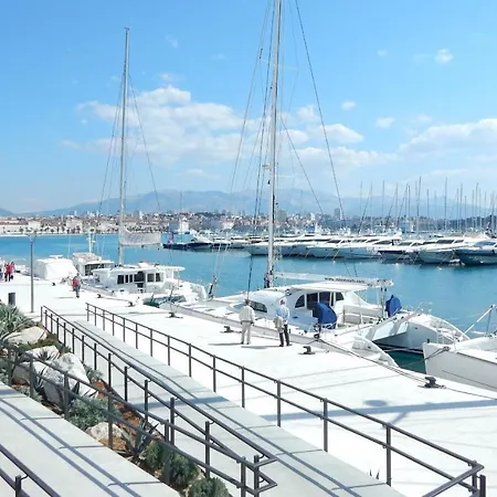 Awesome Stone House 4*