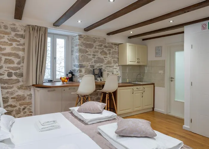 Awesome Stone House 4*