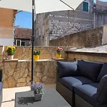 Гостевой дом Awesome Stone House 4*