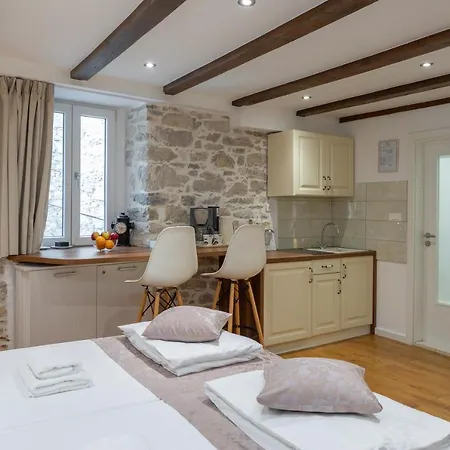 Awesome Stone House 4*
