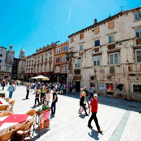 Awesome Stone House Gostinjska kuća 4*