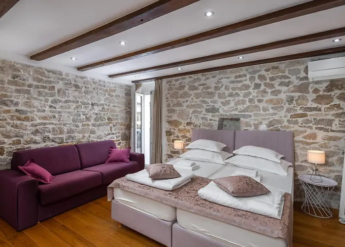 Awesome Stone House Gasthof