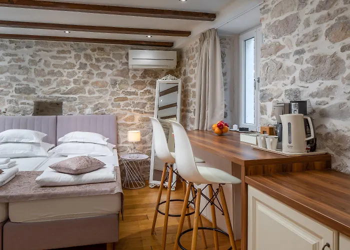 Awesome Stone House 4*