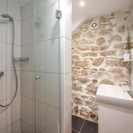 Awesome Stone House Gasthof 4*